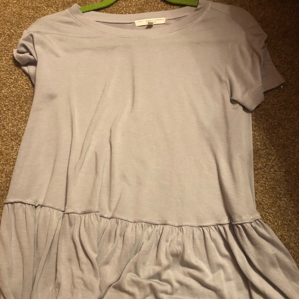 Long flowy shirt off green